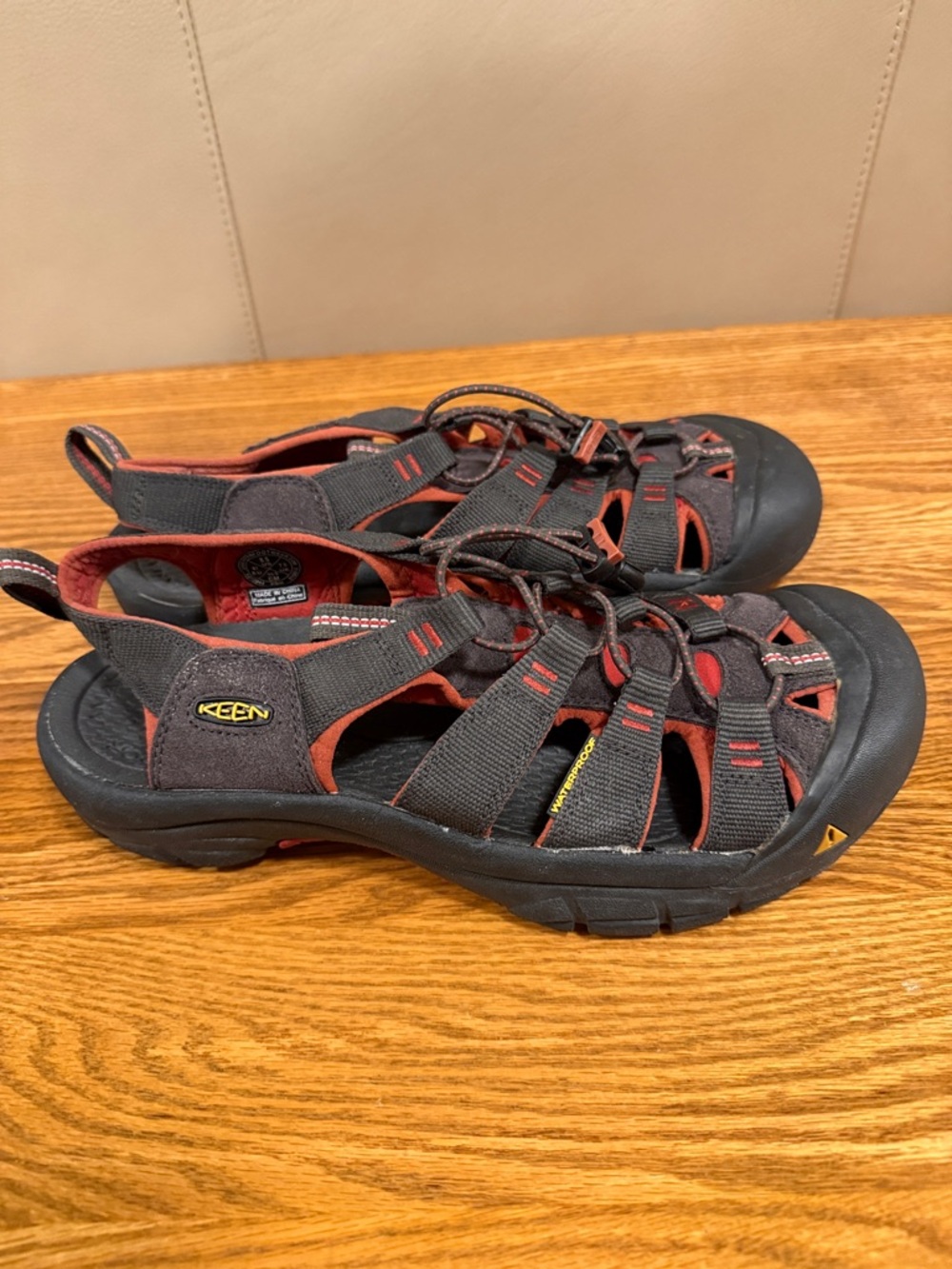 Mens Keen Water Shoes - 8.5 (41) - Picture 4 of 6